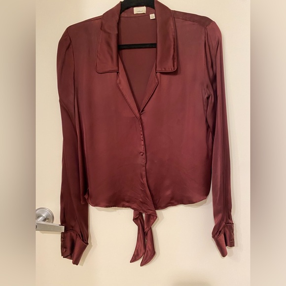Aritzia silk tie front blouse. Rich maroon size small. - Picture 2 of 2